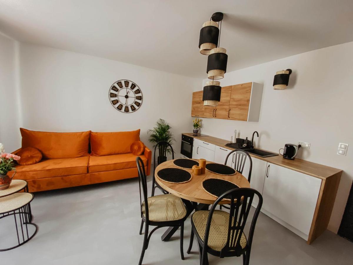 Appartamento Cztery Pory Roku Wiele Esterno foto