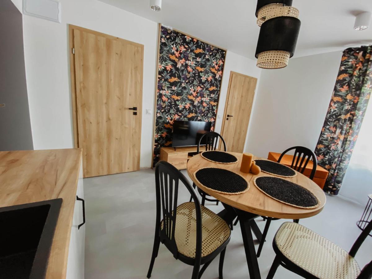 Appartamento Cztery Pory Roku Wiele Esterno foto